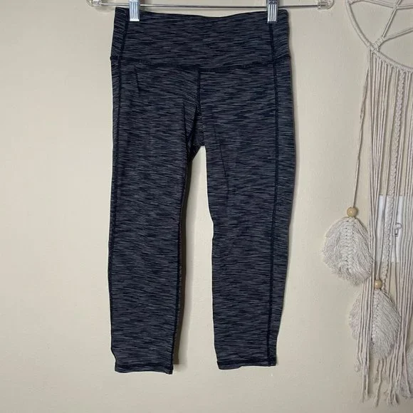 Athleta Energy Chaturanga Black Space Dye Cropped Legging Pant XS - Picture 3 of 12